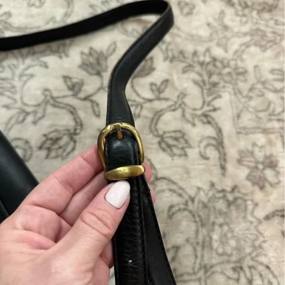 Vintage Coach City Black Leather Flap Crossbody Bag Turnlock Brass - Picture 6 of 8